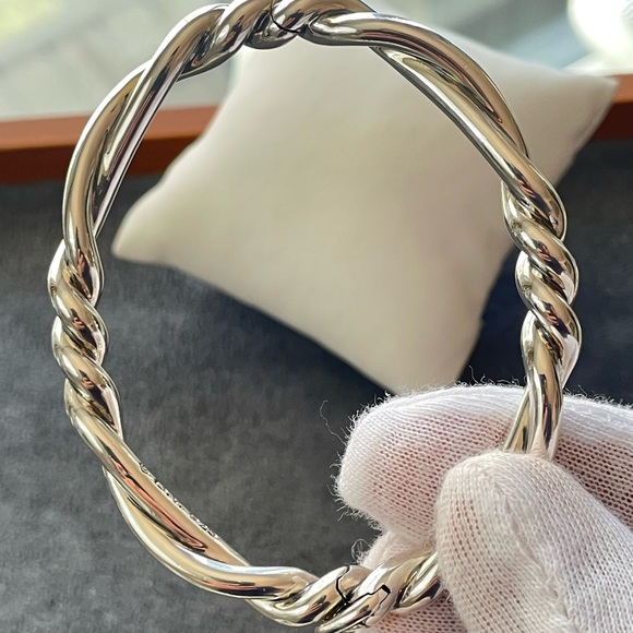 David Yurman Authentic 7mm Heavy
Continuance-Bangle Bracelet-Size Lg Oval - Picture 11 of 12